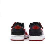 AIR JORDAN 1 LOW FLYEASE